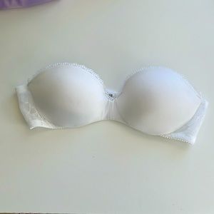Strapless bra by Vanity Fair 32A